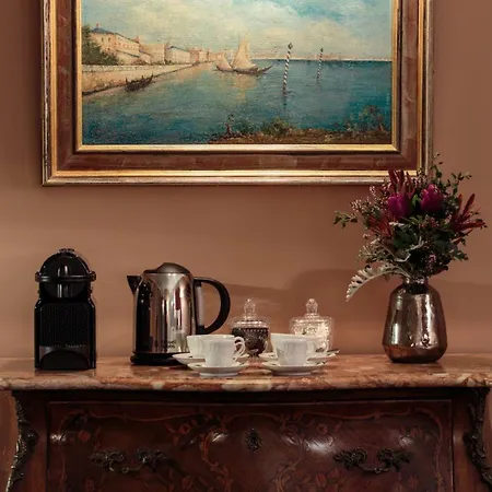 Alojamento de Acomodação e Pequeno-almoço Dear - Bordalo Palace Chiado 4*