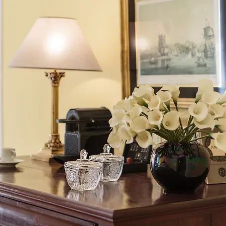 Bed & Breakfast Dear - Bordalo Palace Chiado 4*