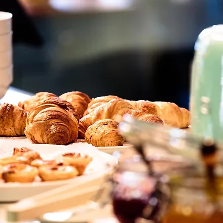 Panzió Dear - Bordalo Palace Chiado 4*